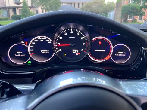 Used 2019 Porsche Panamera 4 AWD/4WD image 9