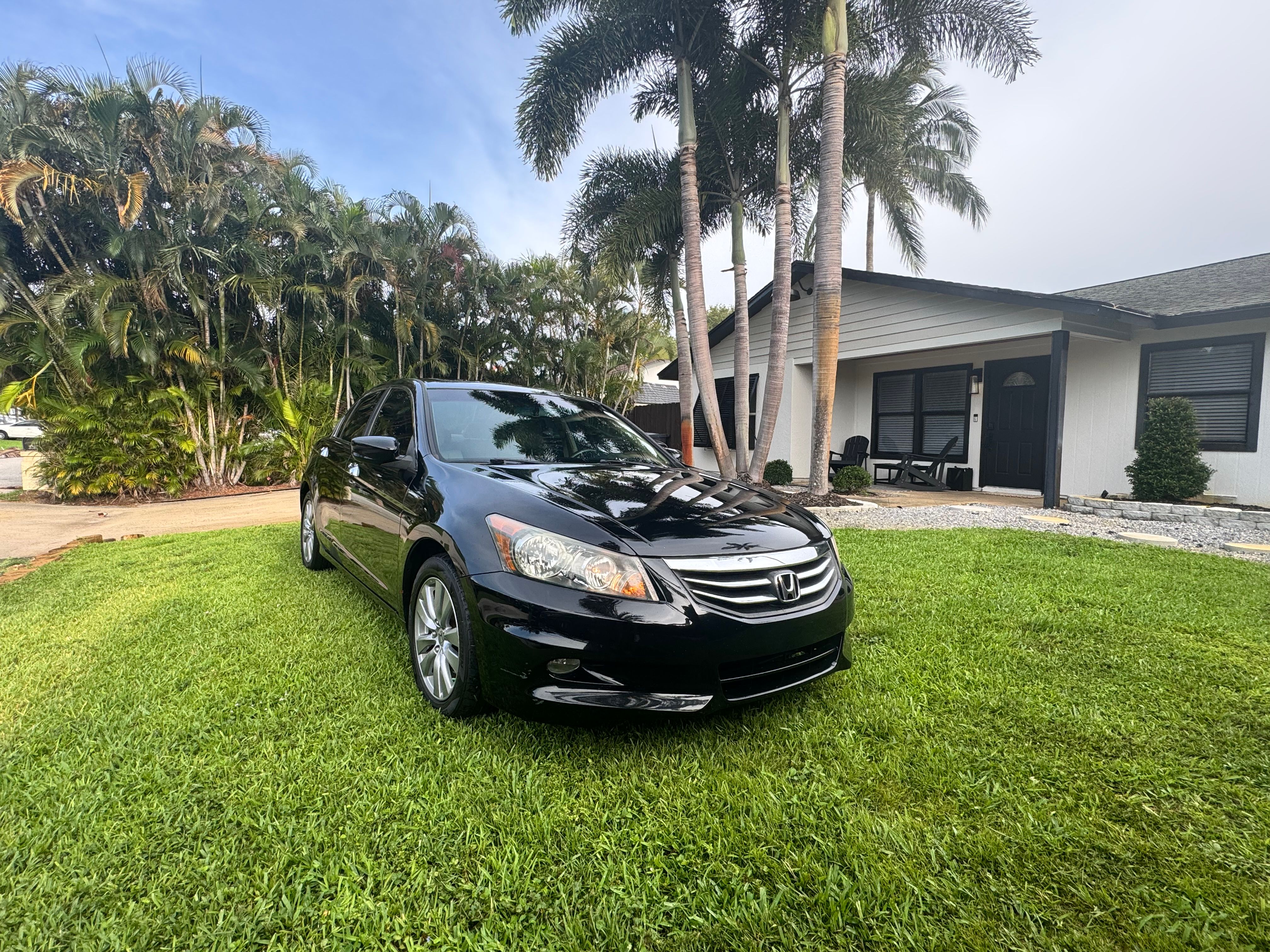 Used 2012 Honda Accord EX-L image 2