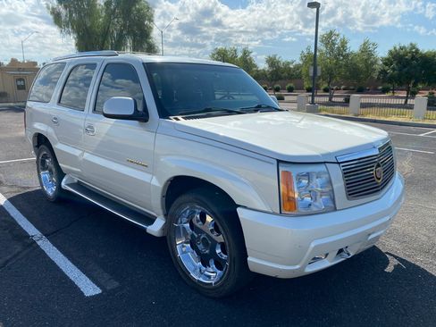 Used 2002 Cadillac Escalade AWD image 9
