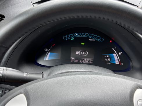 Used 2015 Nissan Leaf S w/ Charge Package FWD image 5