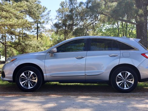 Used 2017 Acura RDX AWD w/ Advance Package image 1