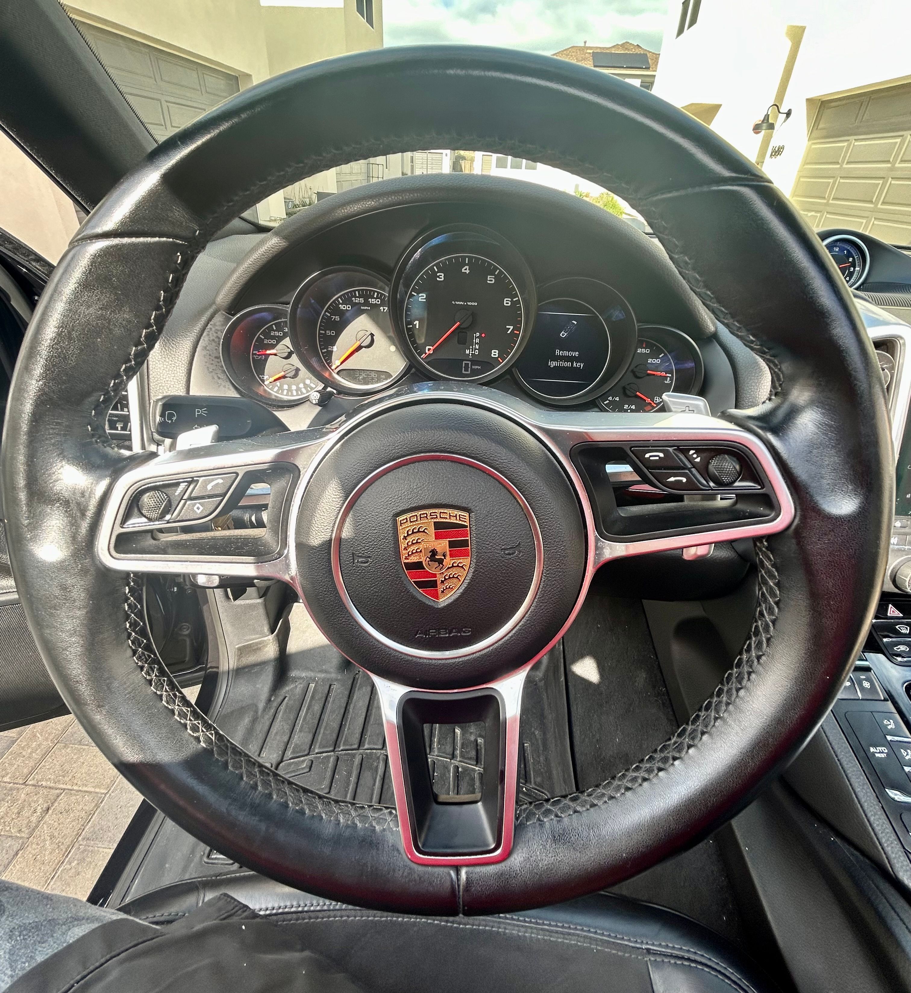Used 2017 Porsche Cayenne Platinum Edition AWD/4WD image 17