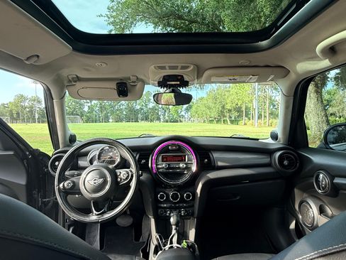 Used 2015 MINI Cooper 4-Door Hardtop FWD image 11