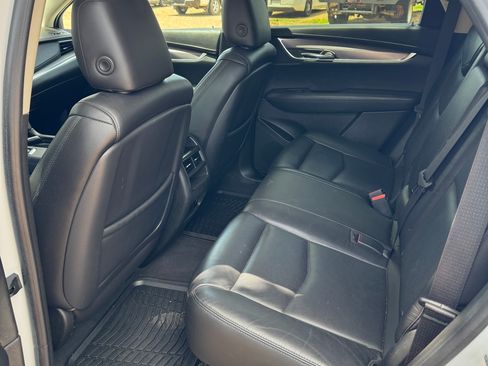 Used 2017 Cadillac XT5 Luxury AWD/4WD image 5
