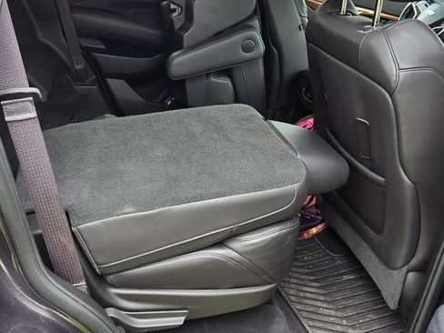 Used 2016 Cadillac Escalade Luxury image 23