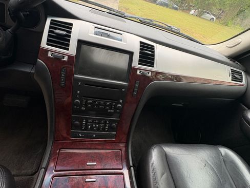 Used 2007 Cadillac Escalade 2WD w/ Information Package image 15