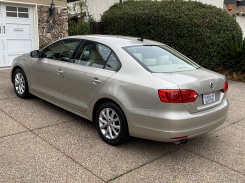 Used 2014 Volkswagen Jetta SE image 9