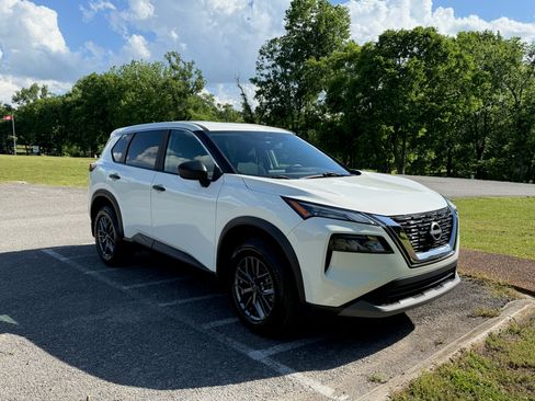 Used 2023 Nissan Rogue S AWD/4WD image 28