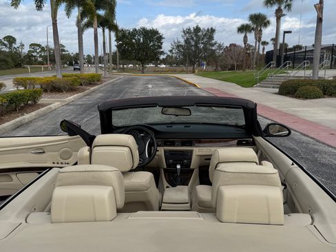 Used 2009 BMW 328i Convertible image 13