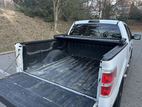 Used 2012 Ford F150 XLT w/ XLT Chrome Pkg image 8