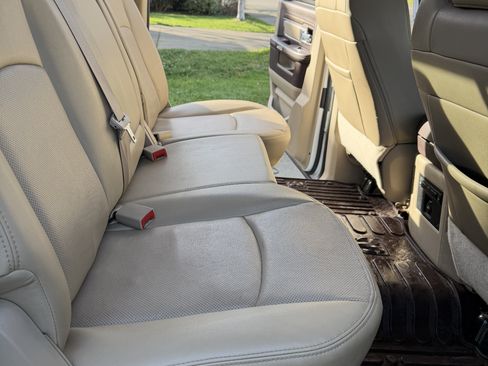 Used 2014 RAM 1500 Laramie image 10