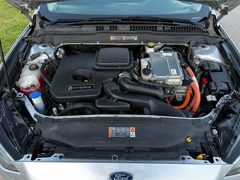 Used 2018 Ford Fusion SE FWD image 17