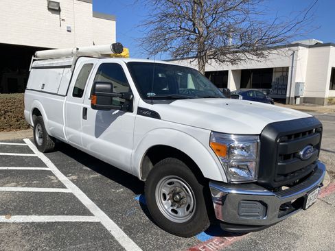 Used 2015 Ford F250 XL w/ Power Equipment Group image 2