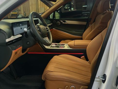 Used 2025 Genesis GV80 2.5T Advanced image 10