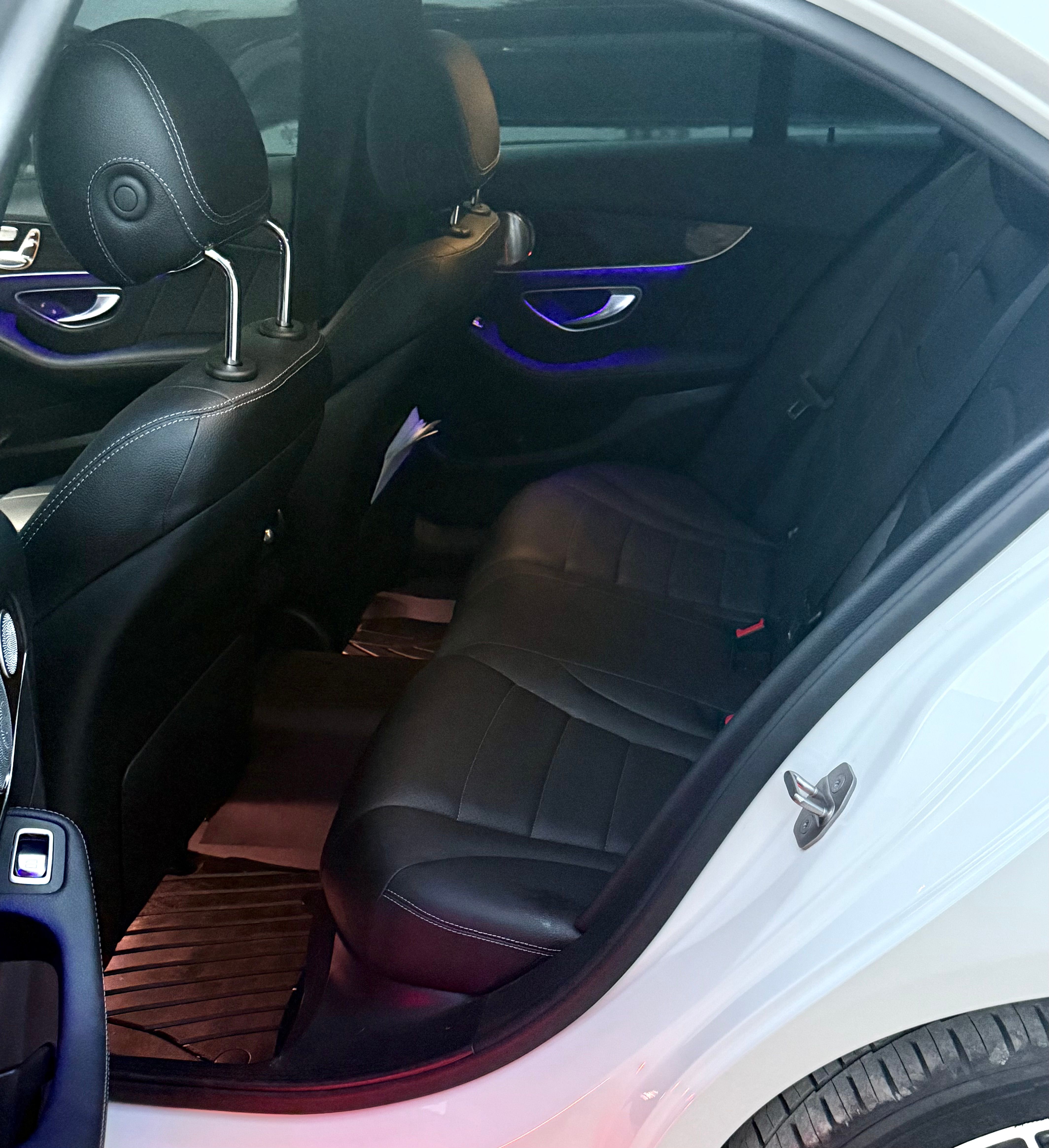 Used 2020 Mercedes-Benz C 300 4MATIC Sedan image 5
