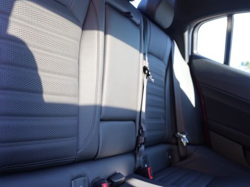 Used 2023 Alfa Romeo Giulia Veloce image 9