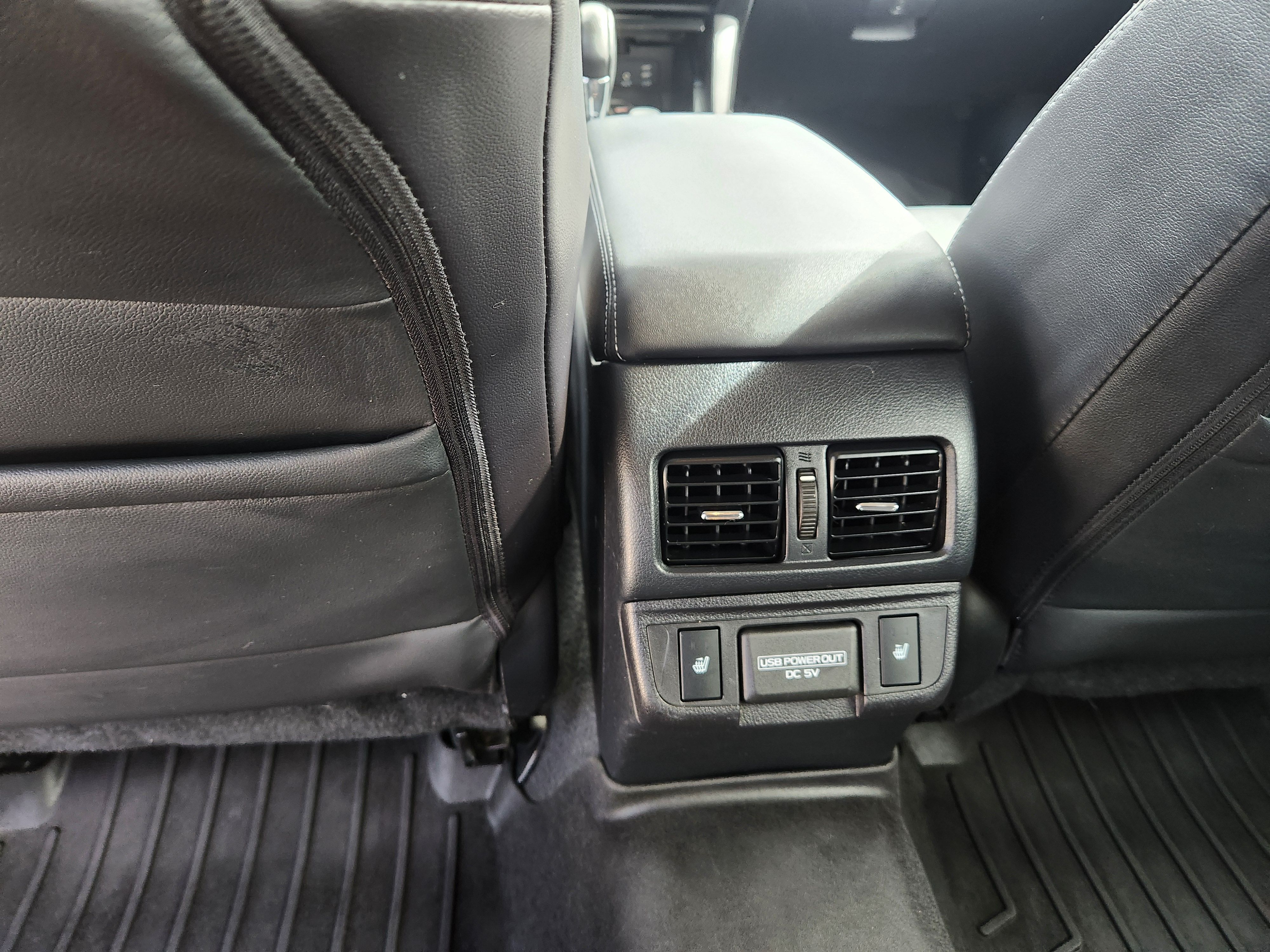 Used 2018 Subaru Outback 2.5i Limited AWD/4WD image 12