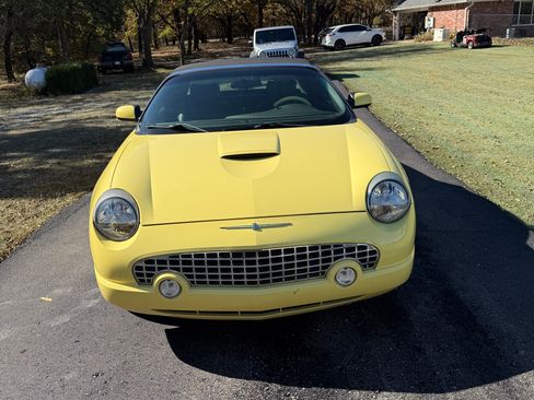 Used 2002 Ford Thunderbird image 4