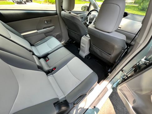 Used 2015 Toyota Prius V Four FWD image 20