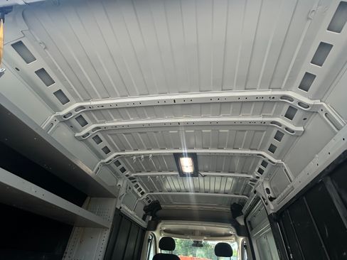 Used 2021 RAM ProMaster 2500 w/ Convenience Group FWD image 17