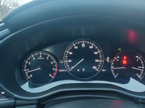 Used 2019 MAZDA MAZDA3 Hatchback image 25