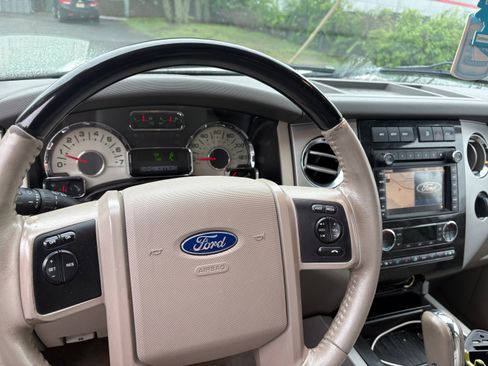 Used 2012 Ford Expedition Limited image 6