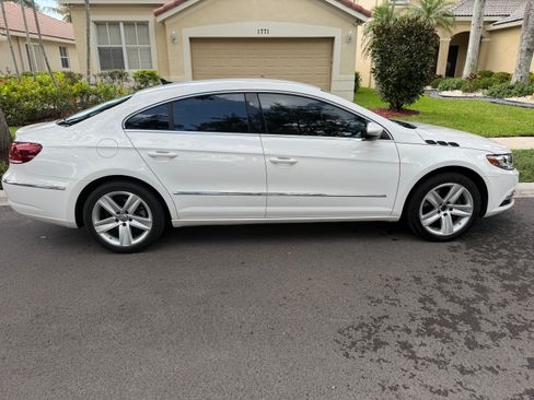 Used 2013 Volkswagen CC Sport FWD image 2