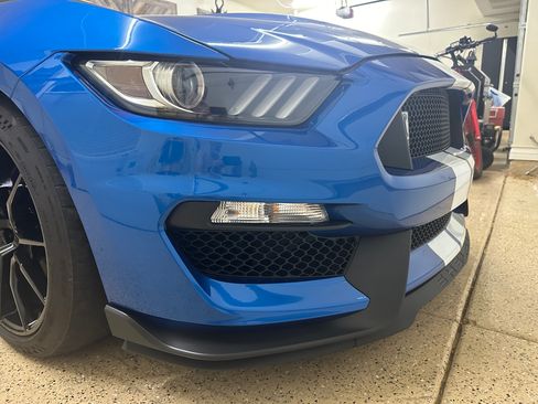 Used 2019 Ford Mustang Shelby GT350 w/ Technology Package RWD image 6