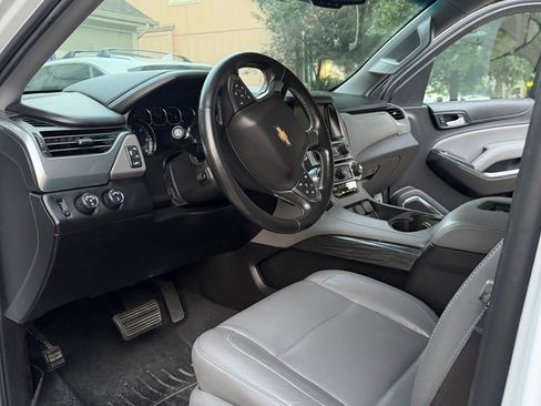 Used 2017 Chevrolet Tahoe LT w/ Luxury Package AWD/4WD image 10