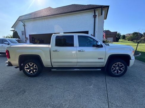 Used 2015 GMC Sierra 1500 SLT w/ All-Terrain Package AWD/4WD image 8