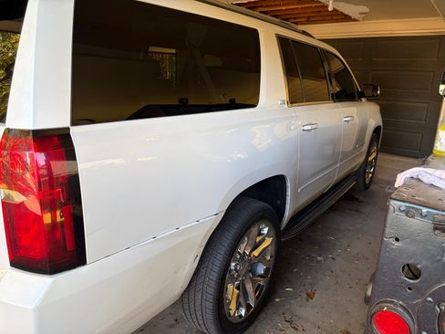 Used 2016 Chevrolet Suburban LTZ image 11