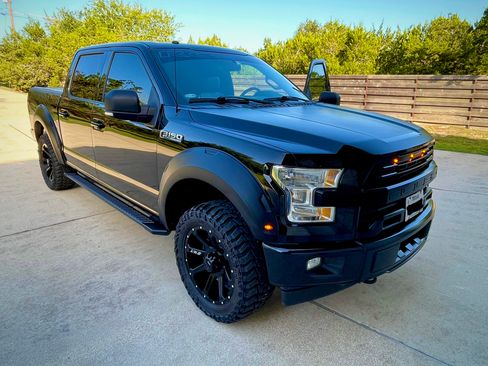 Used 2017 Ford F150 XLT w/ Equipment Group 302A Luxury image 12