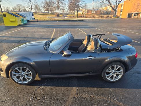 Used 2014 MAZDA MX-5 Miata Grand Touring w/ Premium Package image 8