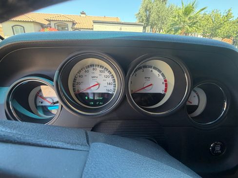 Used 2009 Dodge Challenger R/T RWD image 9