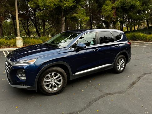 Used 2020 Hyundai Santa Fe SE image 5