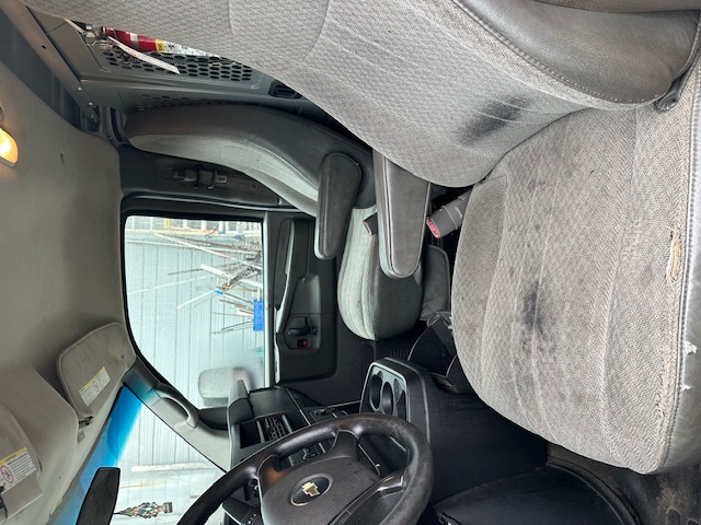 Used 2014 Chevrolet Express 2500 RWD image 9