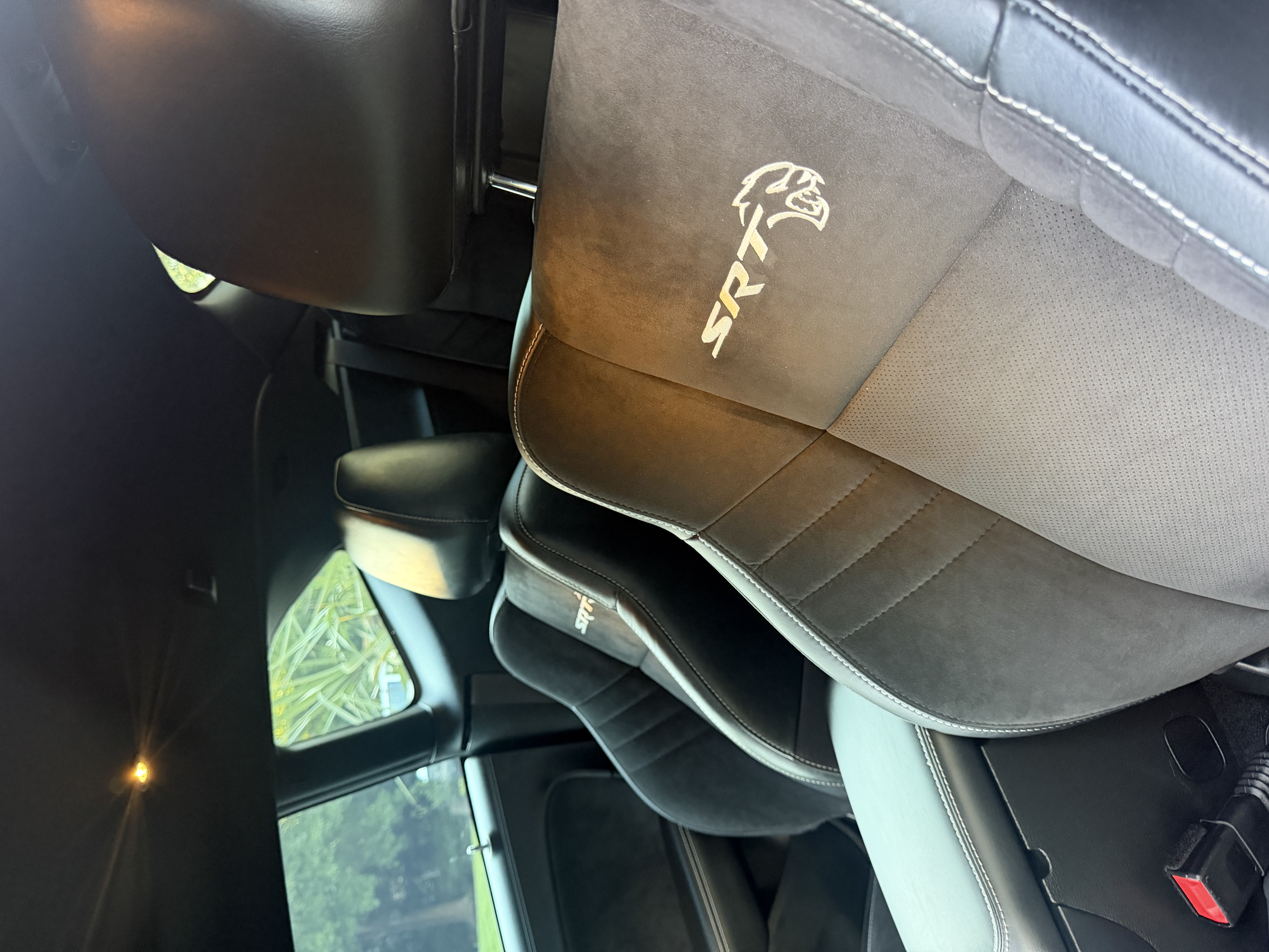 Used 2022 Dodge Challenger SRT Hellcat RWD image 7