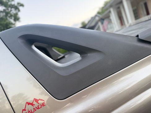 Used 2002 Chevrolet Avalanche 2WD image 12