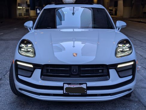 Used 2023 Porsche Macan S image 4