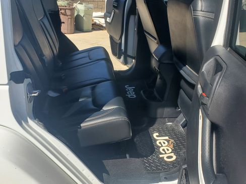 Used 2014 Jeep Wrangler Unlimited Sahara image 8