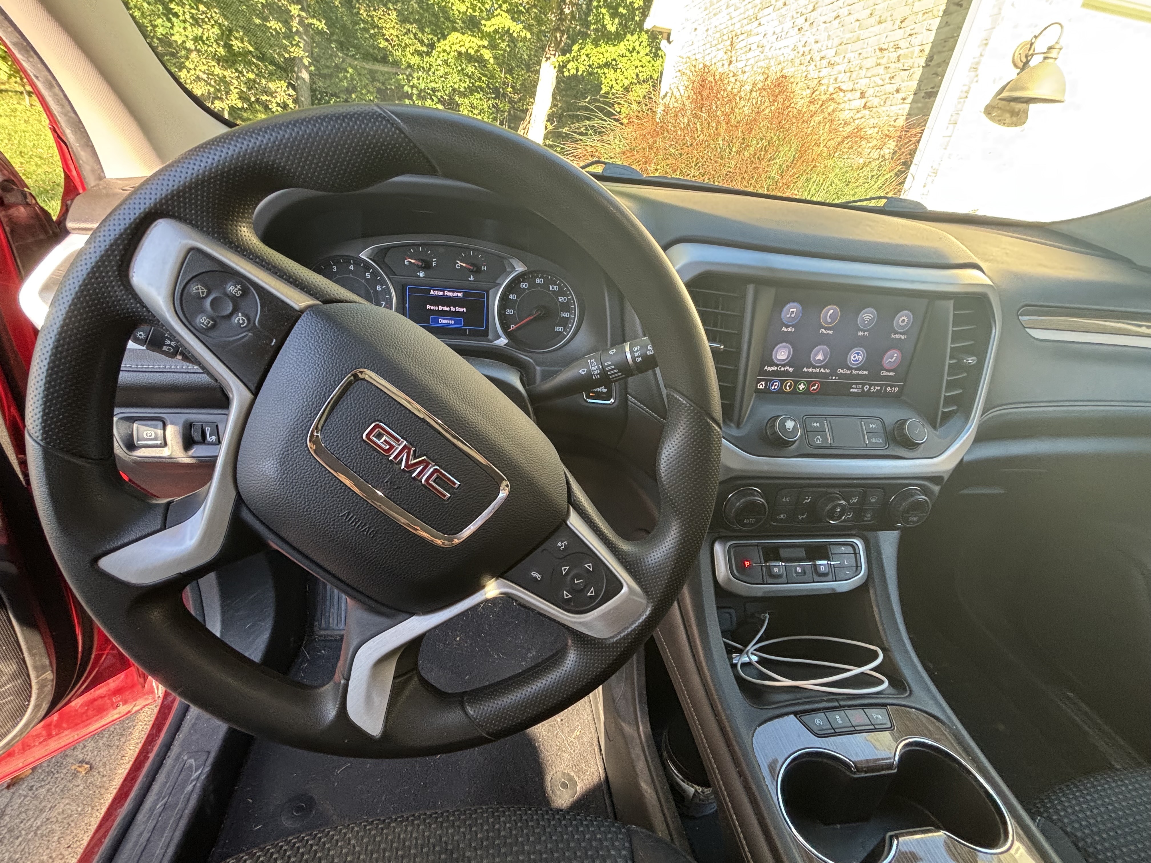 Used 2021 GMC Acadia SLE w/ Driver Convenience Package FWD image 4