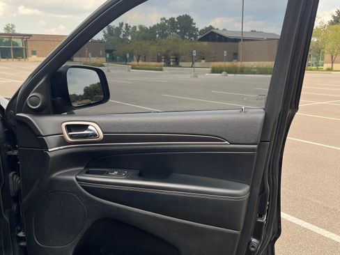 Used 2014 Jeep Grand Cherokee Limited w/ Luxury Group II image 22