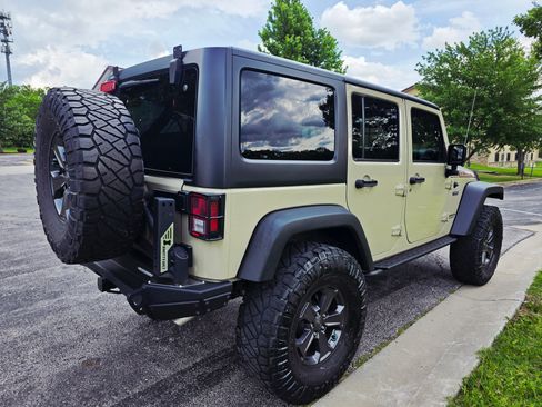 Used 2017 Jeep Wrangler Unlimited Rubicon AWD/4WD image 5