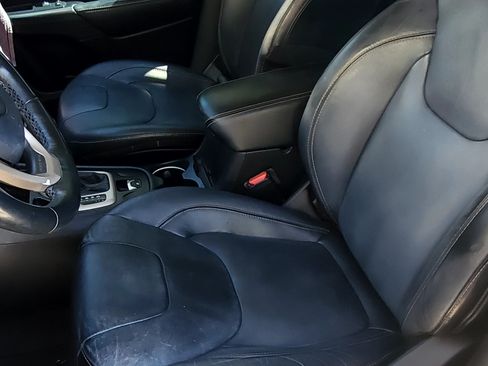 Used 2015 Jeep Cherokee Limited w/ Technology Group image 6