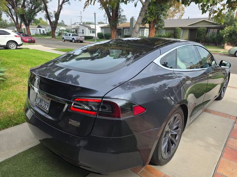 Used 2018 Tesla Model S 75D image 4