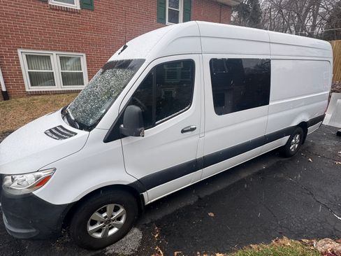 Used 2019 Mercedes-Benz Sprinter 170 image 2