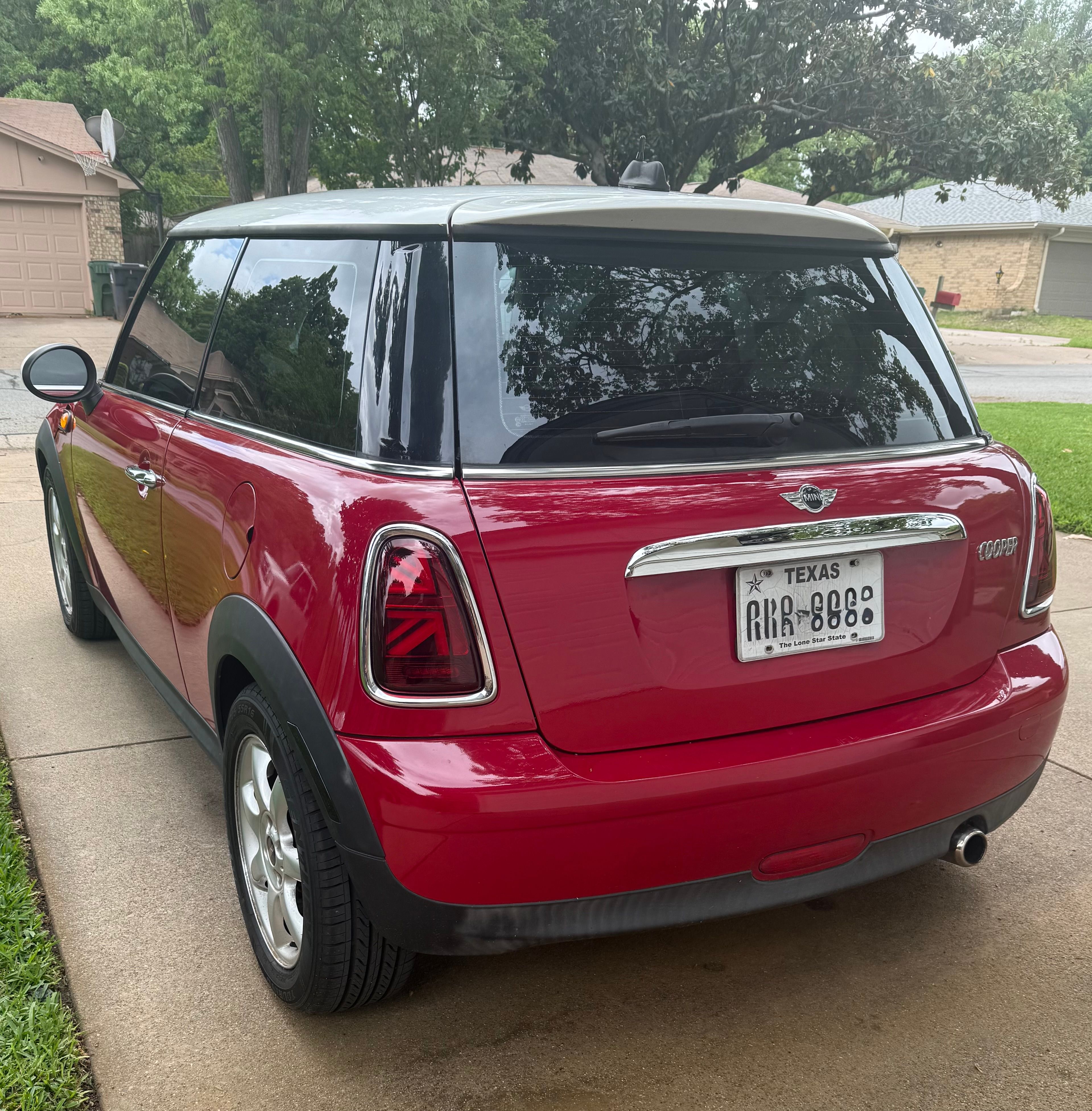 Used 2007 MINI Cooper Hardtop FWD image 2