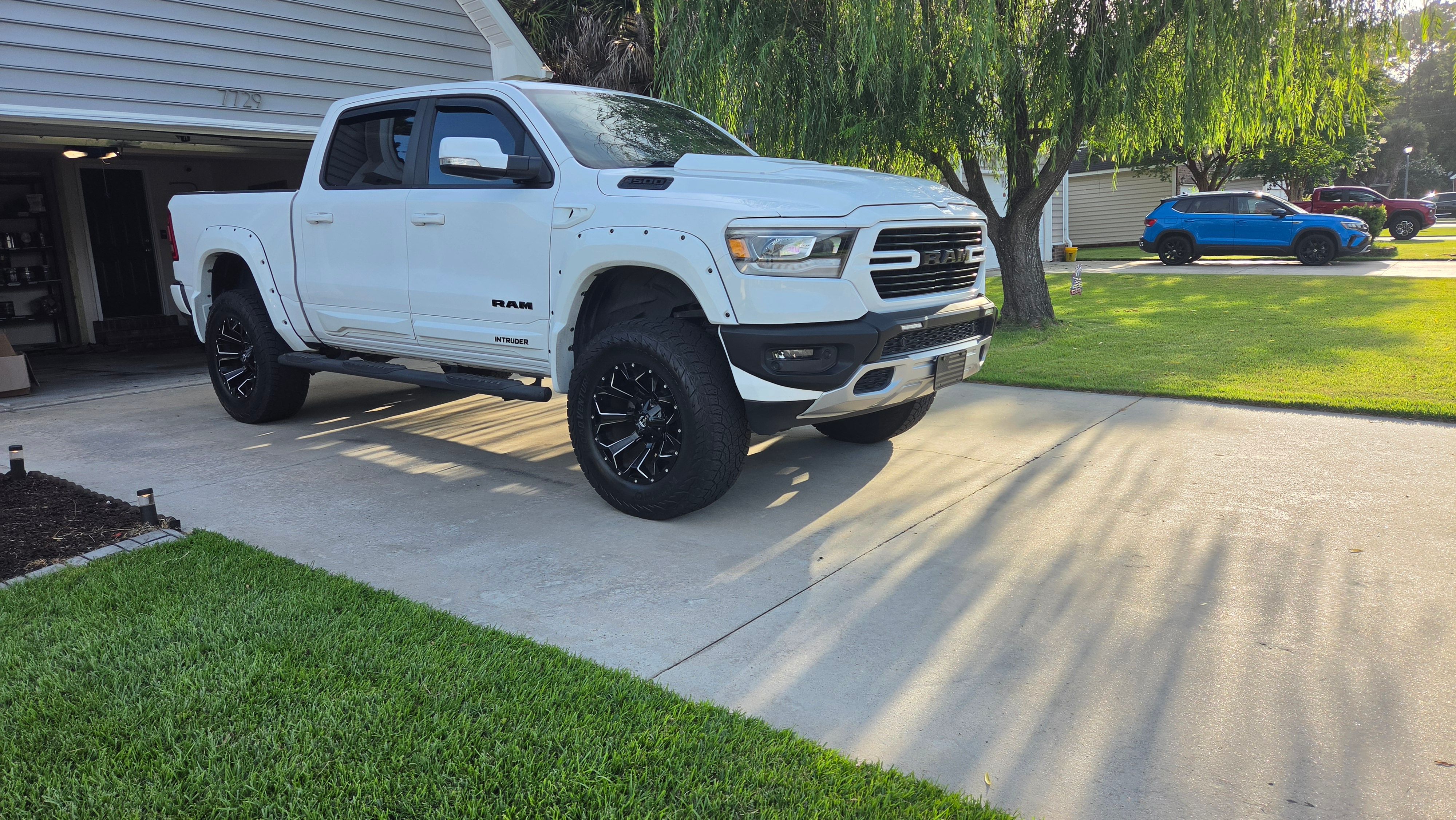 Used 2019 RAM 1500 Big Horn AWD/4WD image 11