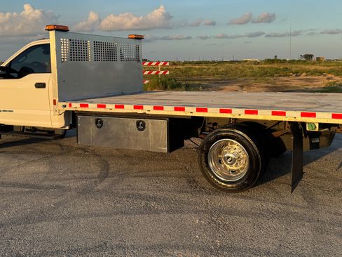 Used 2019 Ford F550 4x4 Regular Cab Super Duty image 1