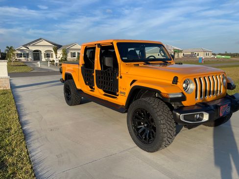 Used 2021 Jeep Gladiator Overland w/ Popular Equipment Package image 14